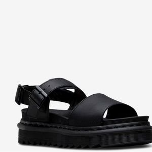 NWT Dr. Martens Voss Platform Sandal - women’s size US 9M